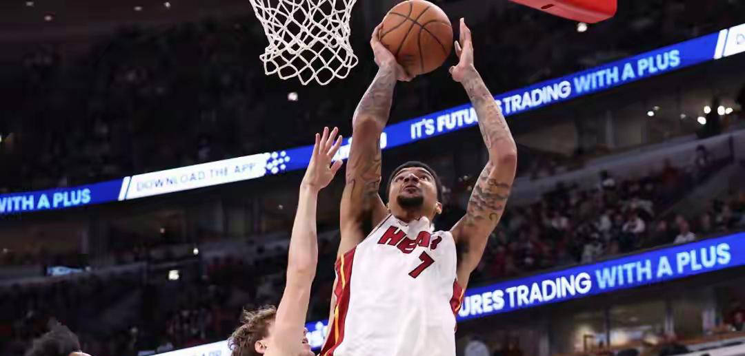 篮板高手震撼表现,助球队取胜 篮板高手震撼表现,助球队取胜