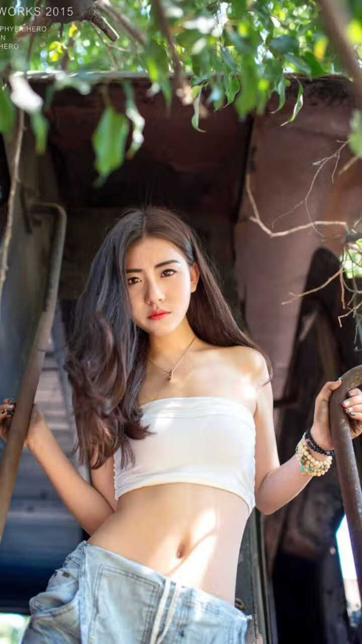 伊比利亚冷锋,西班牙球队掀翻米兰,莱万戴帽闪耀全场