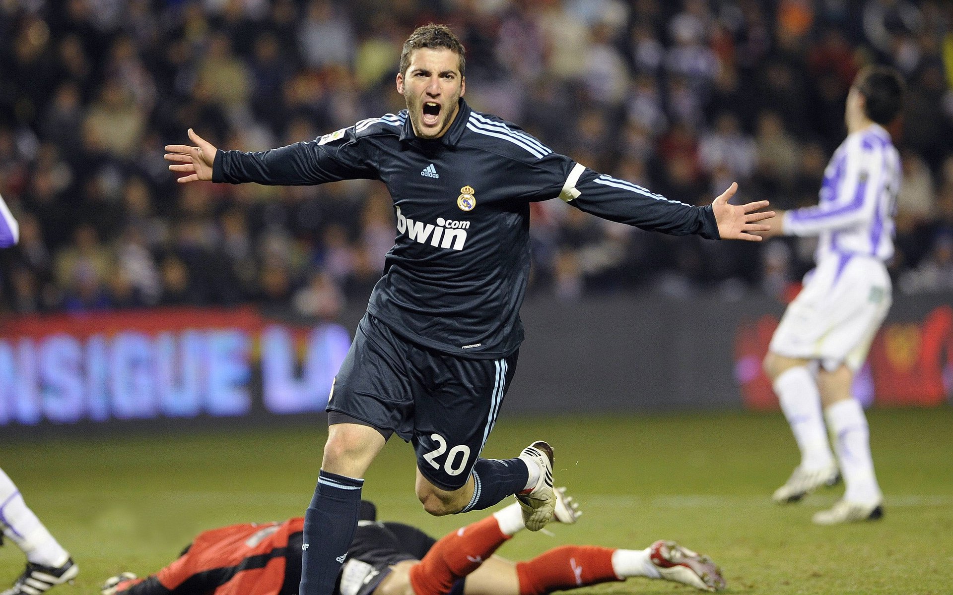 欧冠淘汰赛焦点战，战术纪律与高效反击，摩纳哥主场完胜拉齐奥