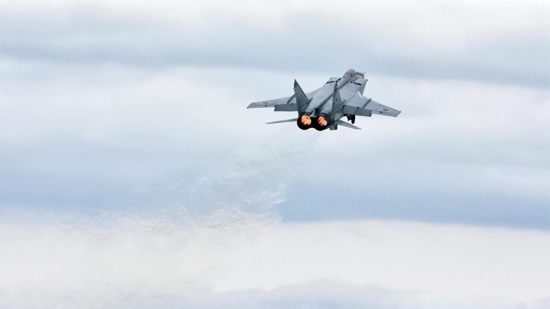 德国掀翻塞维利亚，完美发动机阿尔瓦雷斯导演战术革命